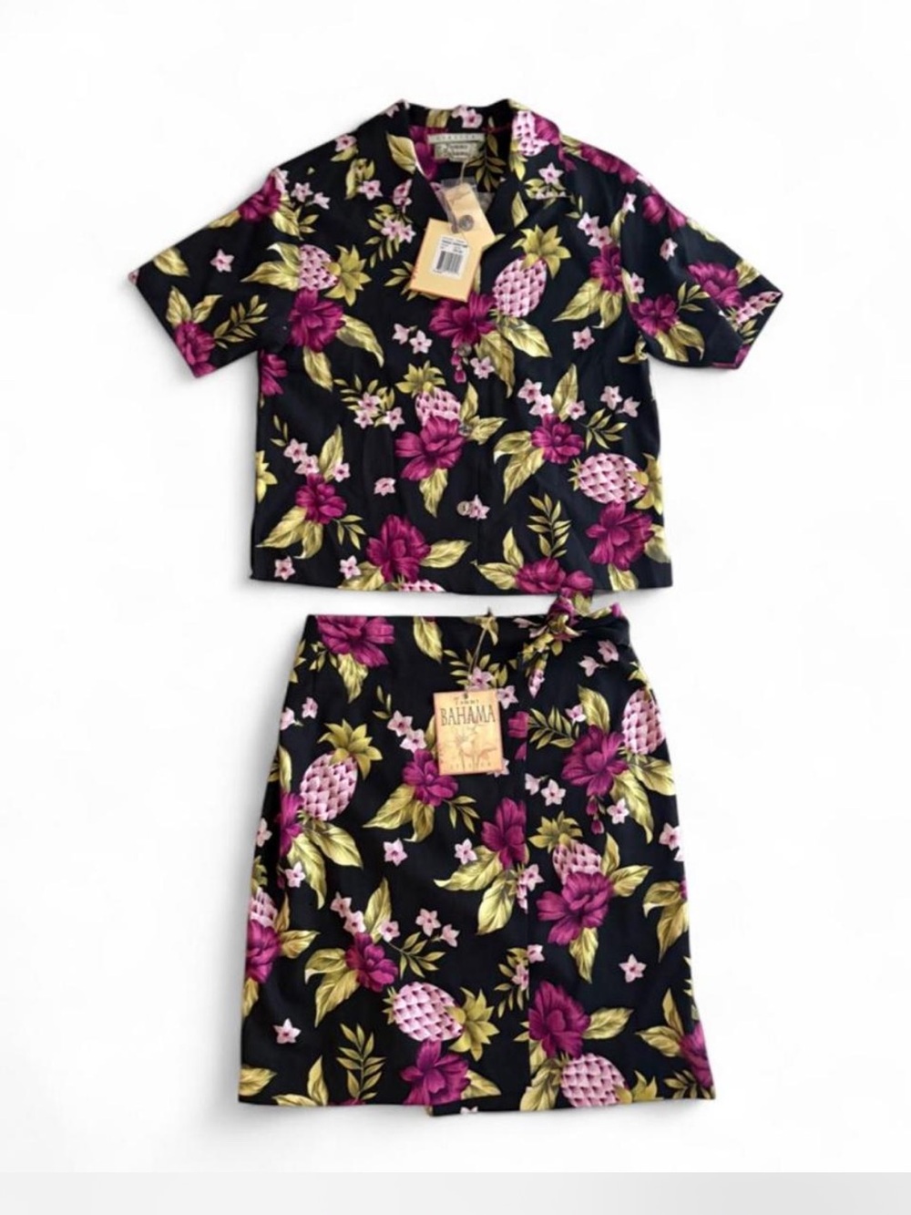 Vintage Tommy Bahama two piece, set shirt and skirt.